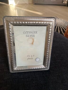 Classic Godinger Silver Tone Rope Border Picture Frame